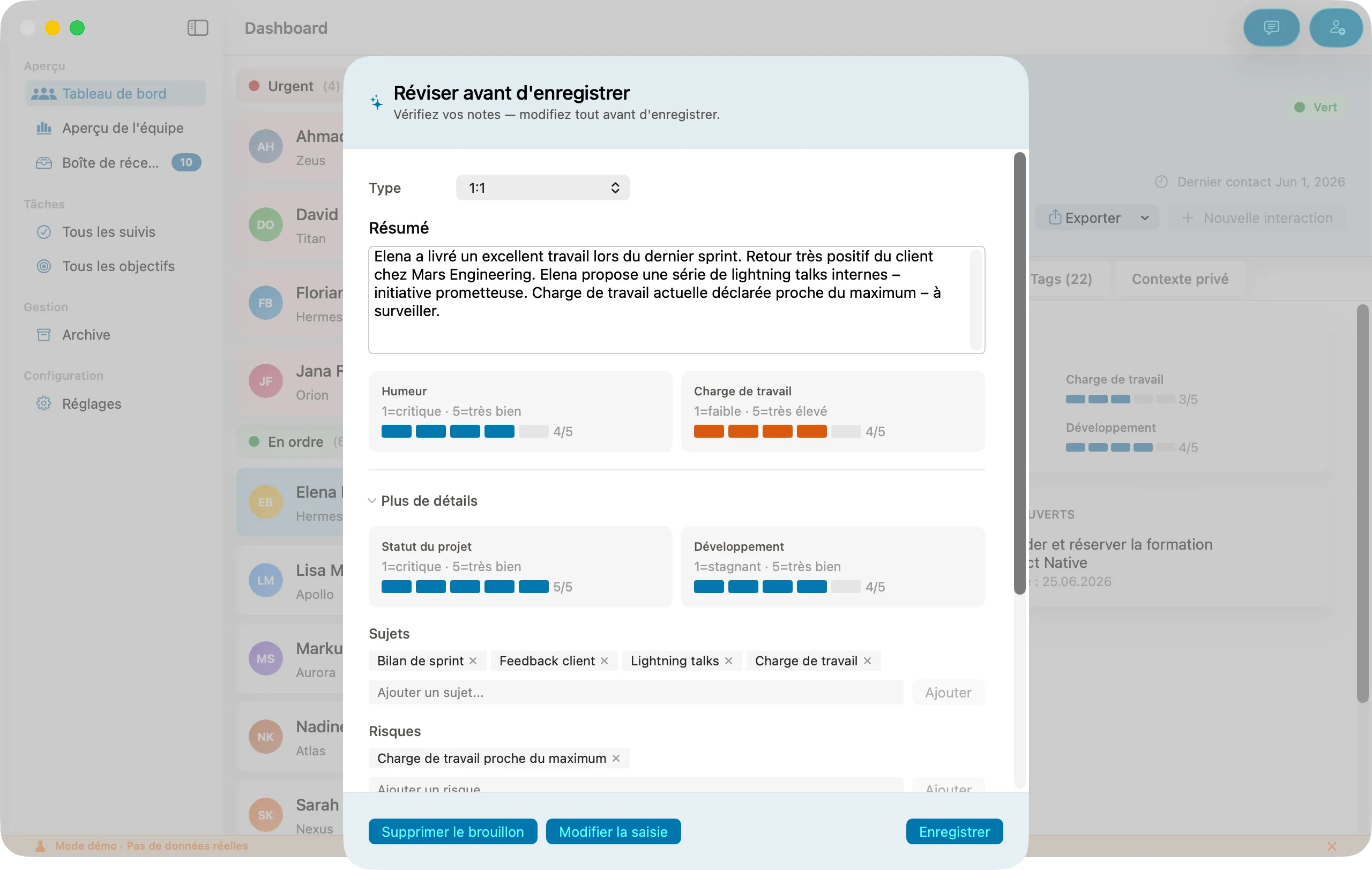 Résumé d'interaction rédigé par l'IA dans Peoplelane, présenté pour validation avant enregistrement